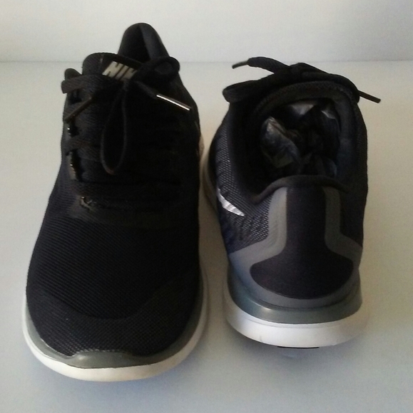 Nike Shoes - Picture 5 of 6